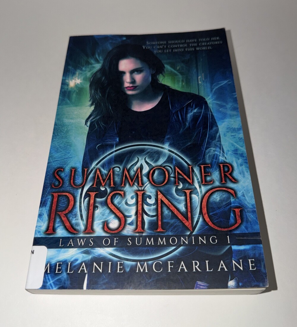 Summoner Rising by Melanie McFarlane (English) Paperback Book Library Book